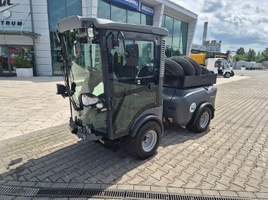 MC 130 ADV. Wielofunkcyjna maszyna komunalna Kärcher MC 130 Adv-1