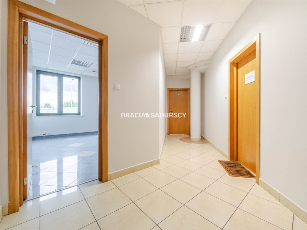 lokal biurowy 44 m² Prądnik Biały biurowiec - Widok 2