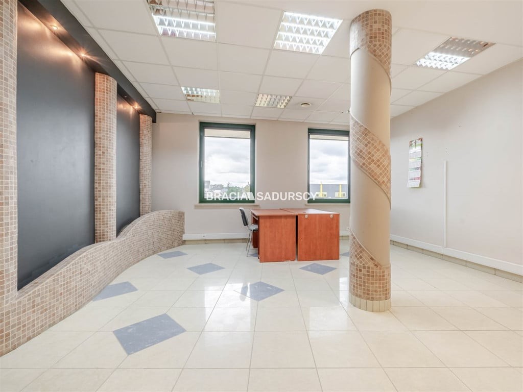lokal biurowy 44 m² Prądnik Biały biurowiec - Więcej