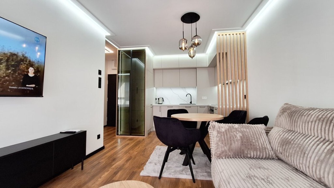 LUKS 2 POK - CENTRUM - PARKING - SPA - SIŁOWNIA, Wrocław