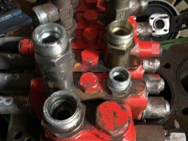 Manitou 626 | 628 - Rozdzielacz Hydrauliczny-1