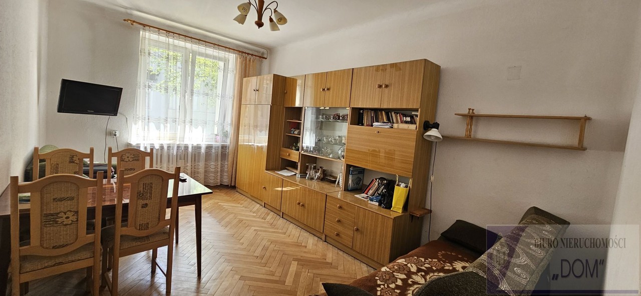 centrum , ul. Kościuszki dwa pokoje I pietro garaż
