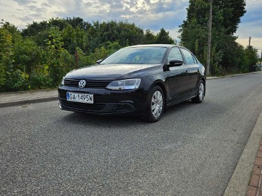 Volkswagen Jetta VI-1