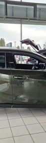 Lexus UX 300h F Sport Design 2.0 Hybrid Dynamic Force UX 300h F Sport Design 2.0-3