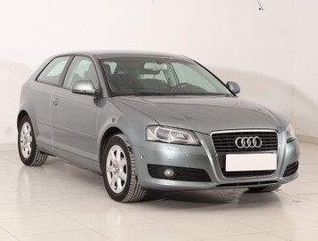 Audi A3 II (8P) , Xenon, Klimatronic, Tempomat, Parktronic,