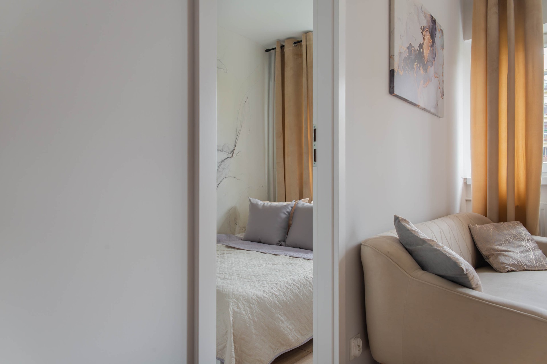 **2 pokoje – balkon - świeżo po remoncie – bez prowizji - WUM** - Więcej