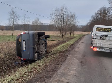 Pomoc drogowa . Wyciąganie aut z rowów,trudnych terenów.   -1