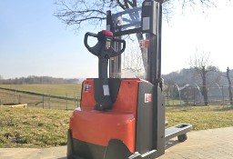 Paletowy wózek elektryczny niski maszt i wstępne podnoszenie wideł Toyota SWE