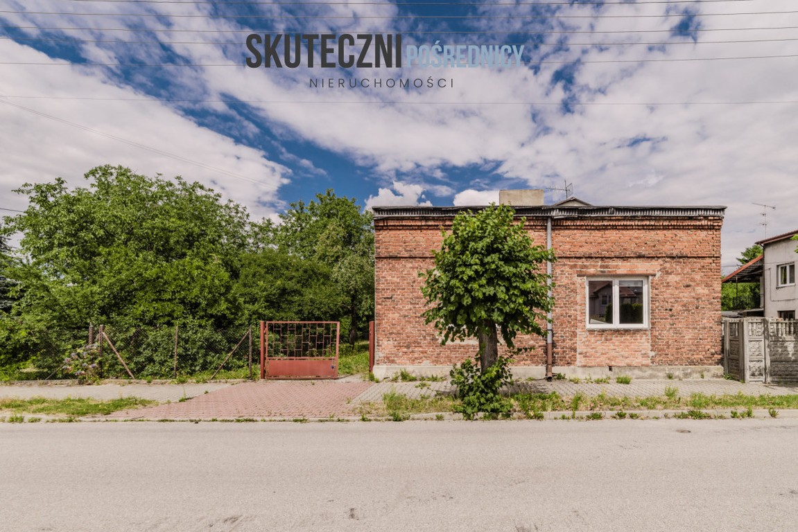 Dom z potencjałem z działką 709m² – Koluszki, ul.