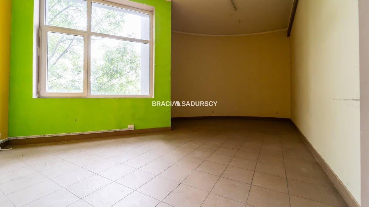 Lokal przy placu Bieńczyckim, Kraków Bieńczyce - Ansicht 2