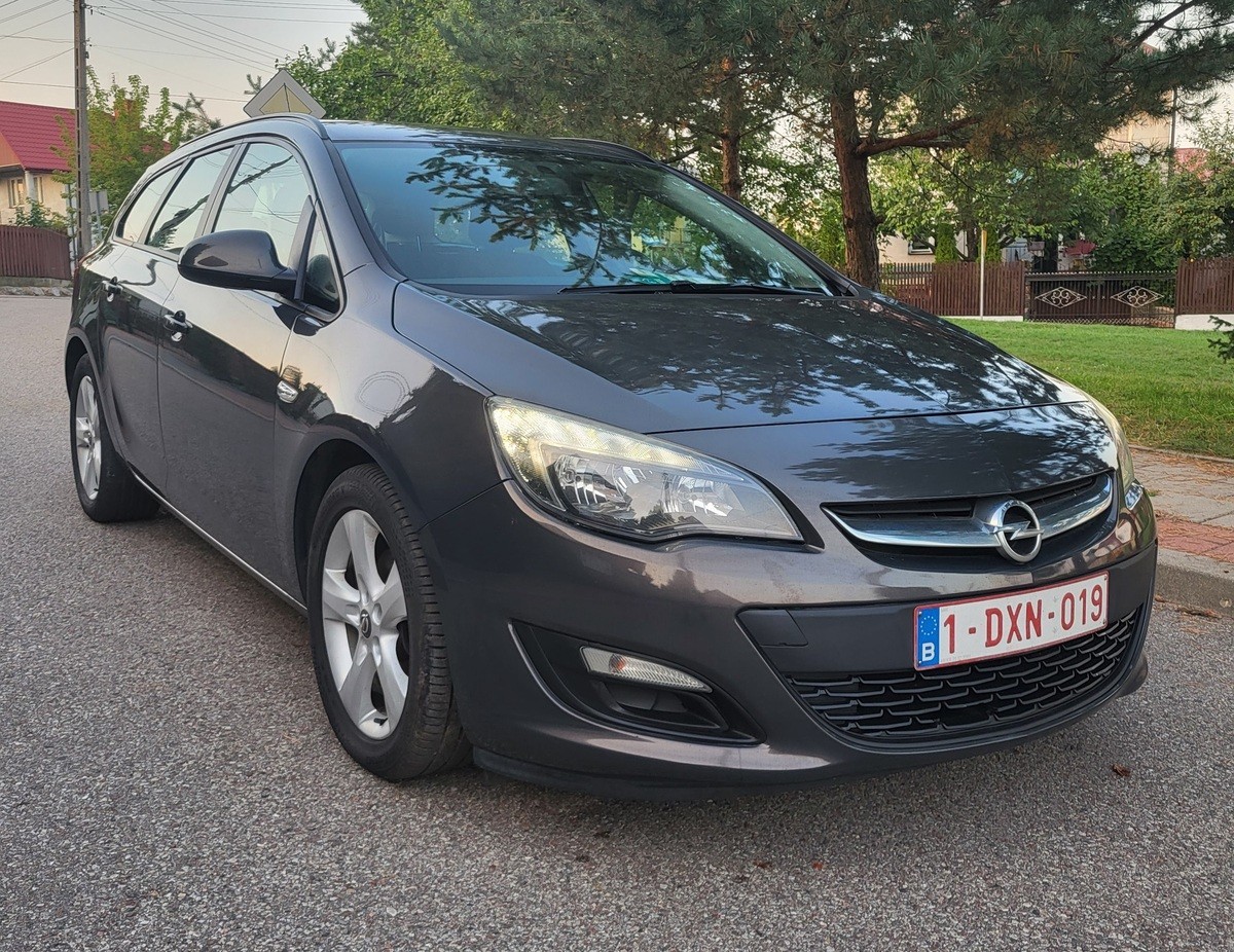 Opel Astra J 1.7 CDTI 2012r 110KM nieuszkodzony