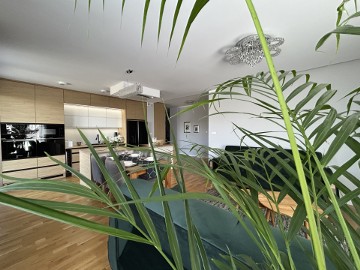 Duży apartament z wyjątkowym 55-metrowym  tarasem na dachu i podziemnym parkingiem. Tylko 1 km od granicy Katowic!