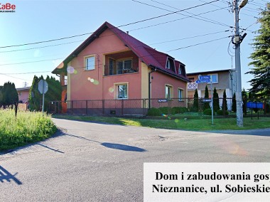 Ładny dom jednorodzinny z garażami w Nieznanicach-1