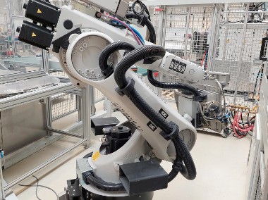 Robot przemysłowy KUKA KR30-3-1