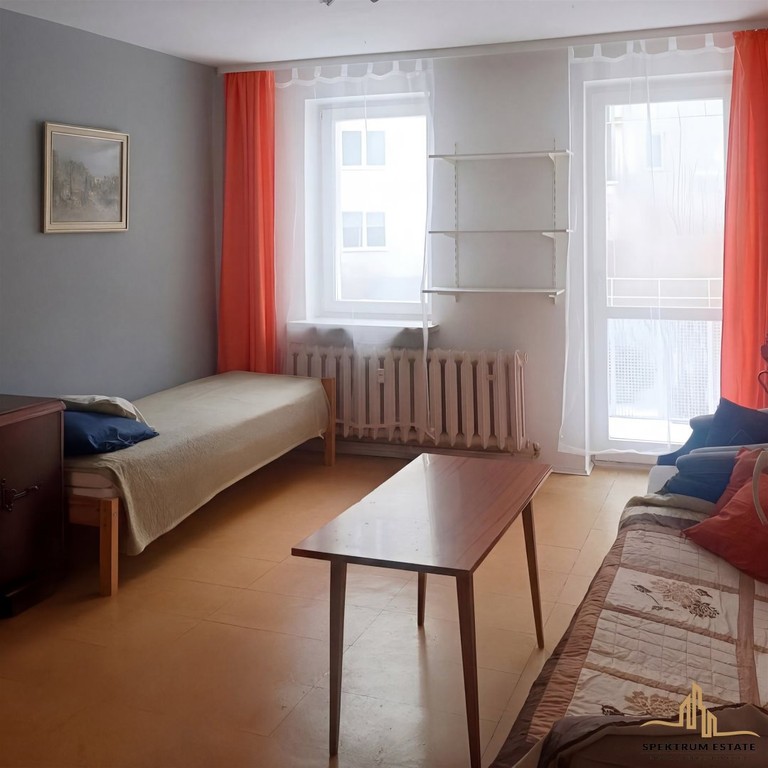 3 NIEZALEŻNE POKOJE, OSOBNA KUCHNIA, BALKON!