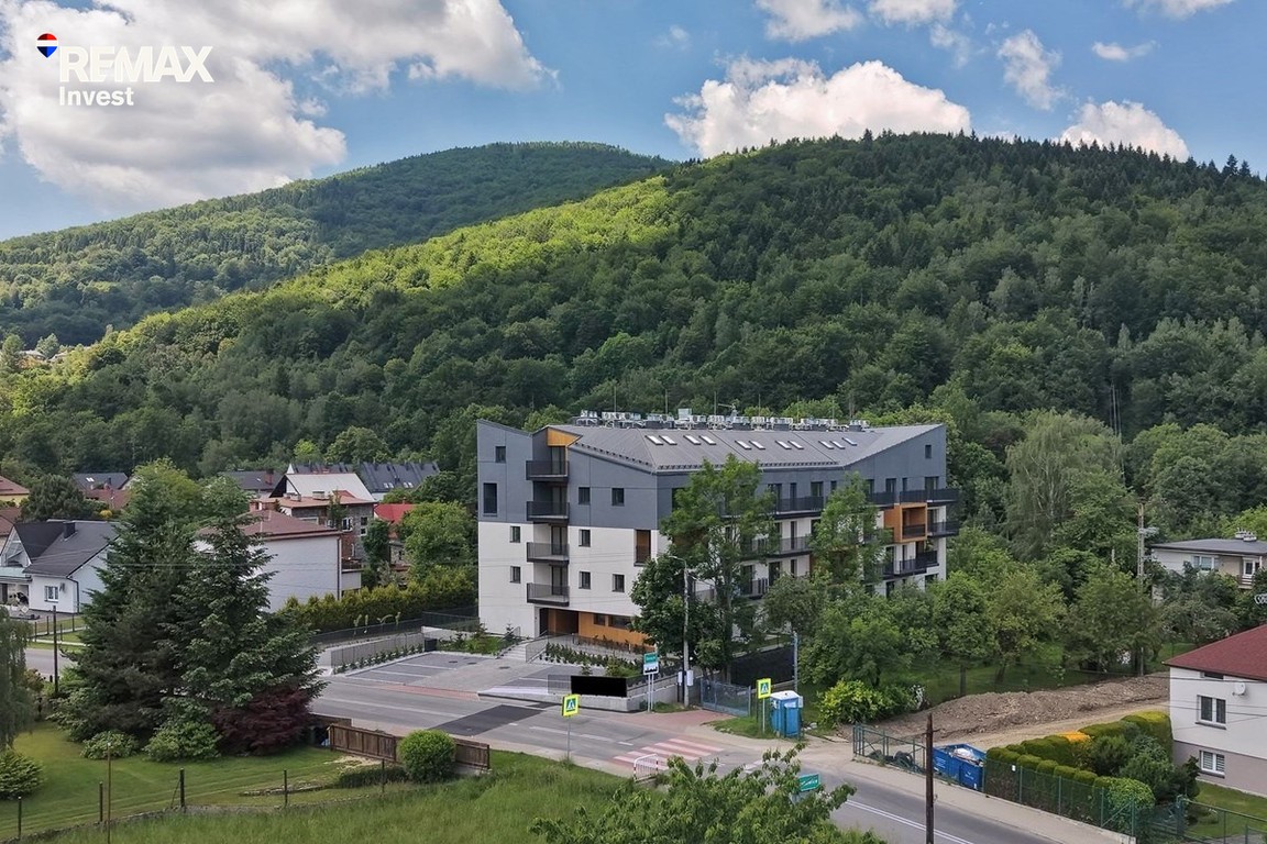 Duże mieszkanie z antresolą i balkonem