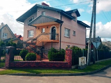 Dom Żelistrzewo, ul. Różana-1