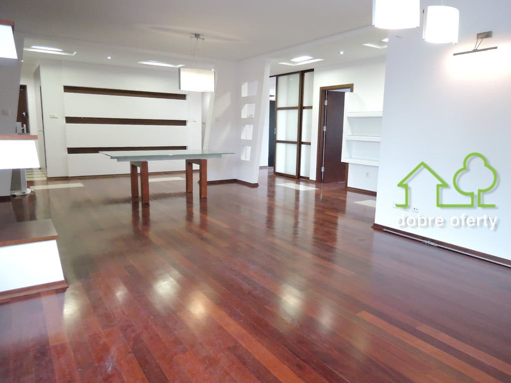 Jasny przestronny apartament