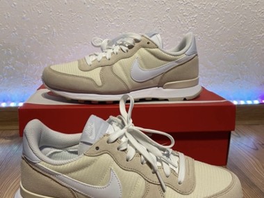 Nike internationalist 40.5 best sale