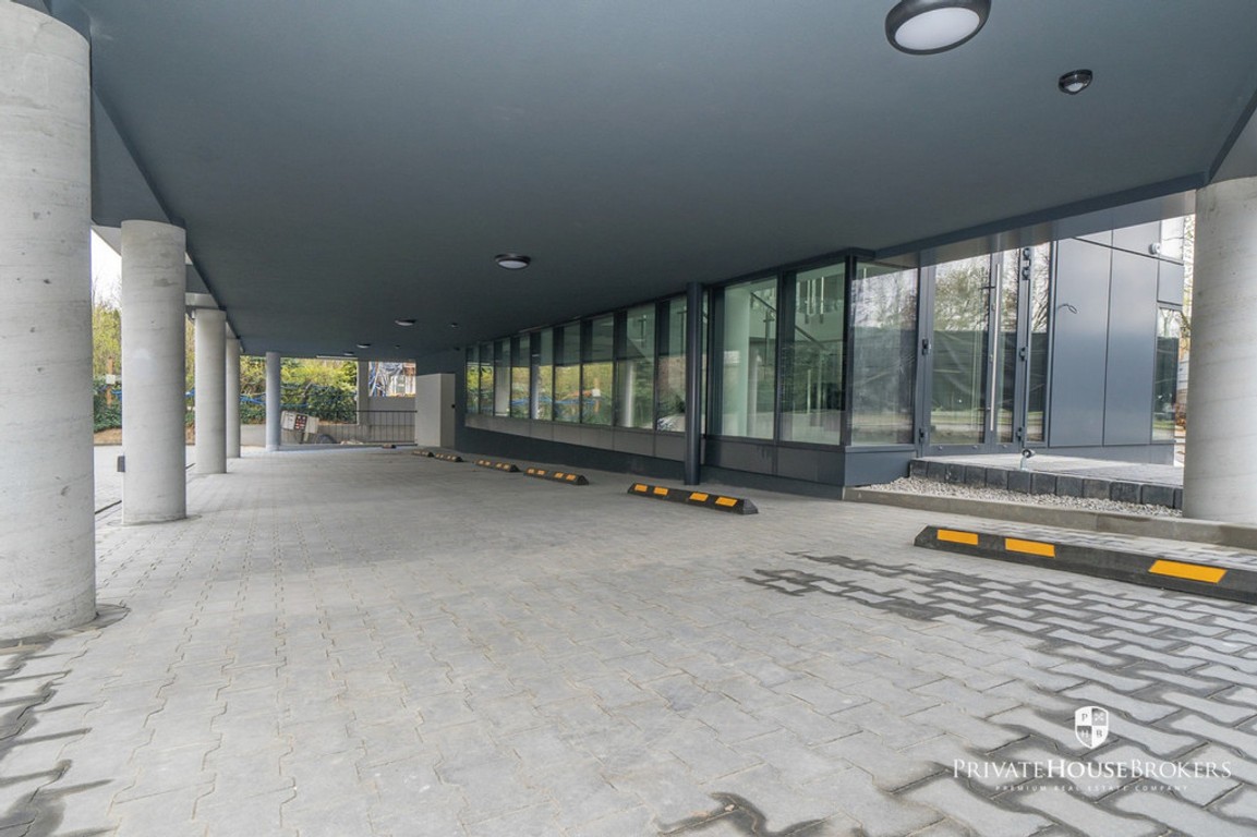 Lokal biurowy w kameralnym biurowcu 66 mkw - Więcej