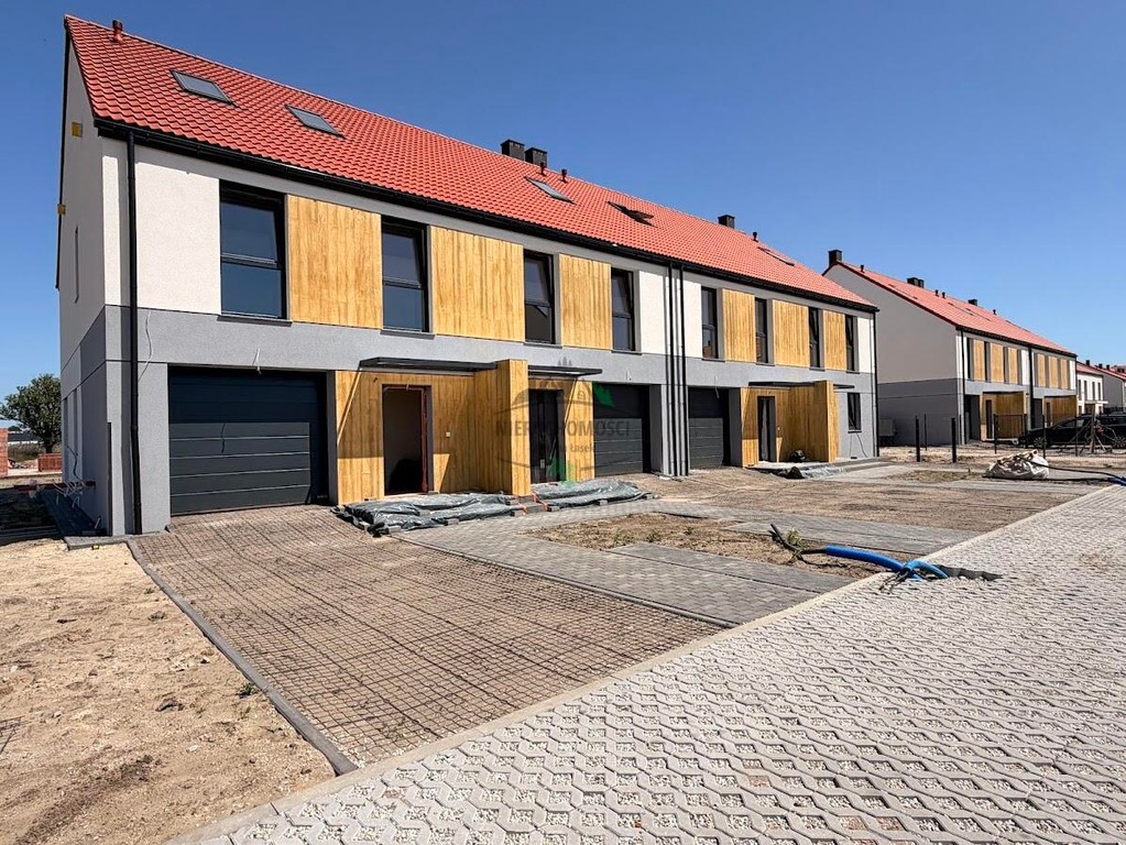 114 m²+28 m² poddasza, salon od południa, działka narożna - Widok 2