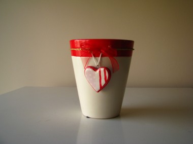 Ceramiczne naczynko osłonka na doniczkę z serduszkiem wazon – Walentynki -1