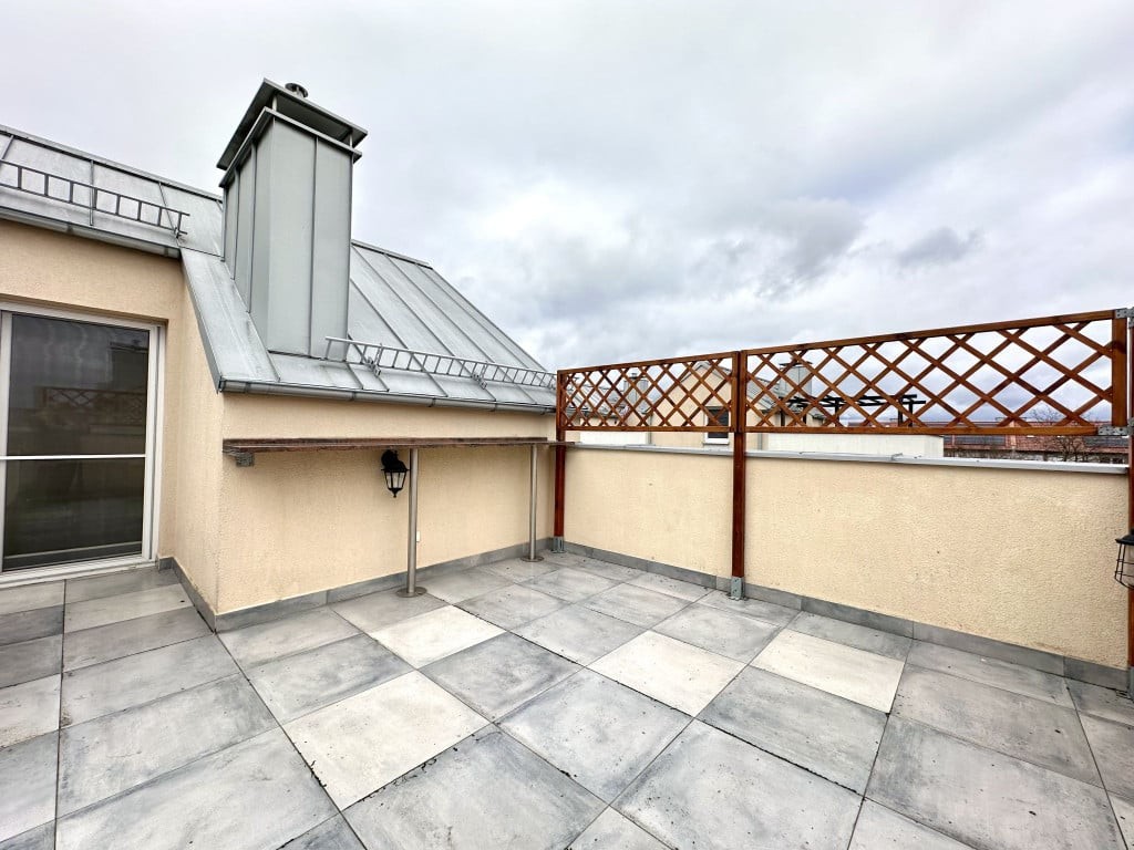 Unikatowe, dwupoziomowe mieszkanie w Plewiskach - Widok 5