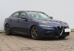 Alfa Romeo Giulia , Salon Polska, Serwis ASO, Automat, Skóra, Navi, Xenon,