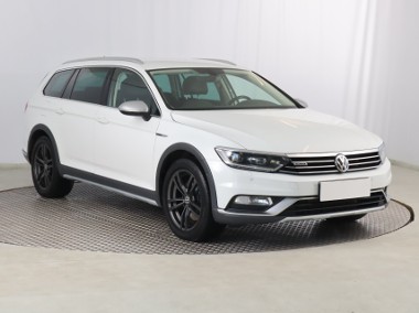 Volkswagen Passat B8 , 240 KM, Automat, Skóra, Navi, Klimatronic, Tempomat,-1