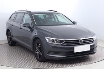 Volkswagen Passat B8 , Navi, Klimatronic, Tempomat, Parktronic