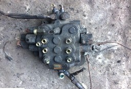 JCB 4cx 2014 r. Rozdzielacz Przedni