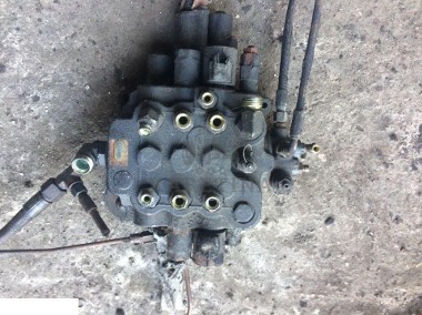 JCB 4cx 2014 r. Rozdzielacz Przedni-2