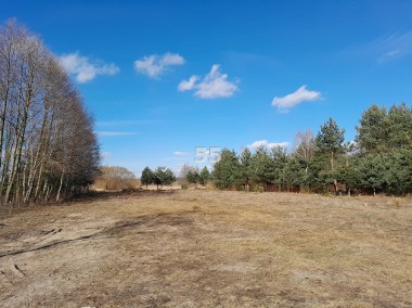 Piękna działka w bardzo spokojnej lokalizacji-1