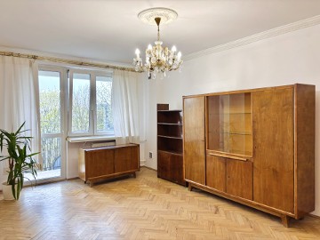 Jasne mieszkanie dwupokojowe z balkonem i widokiem na zieleń, Ugorek