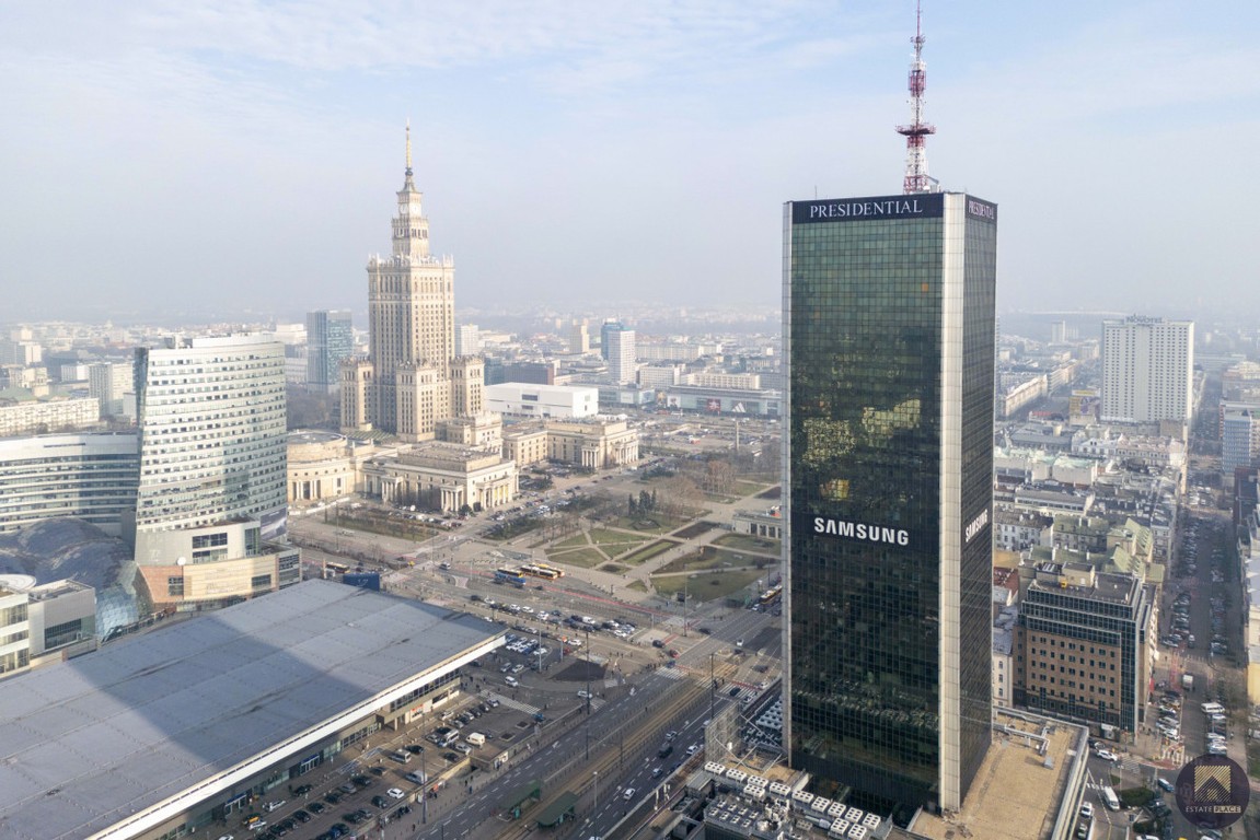 Biura w Topowej Lokalizacji w Centrum – další