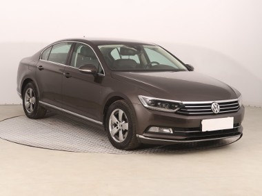 Volkswagen Passat B8 , Salon Polska, Automat, Skóra, Navi, Klimatronic, Tempomat,-1