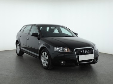 Audi A3 II (8P) , Klimatronic, Tempomat, Parktronic,ALU-1