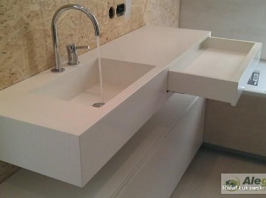 Aranżacje łazienek we włoskim stylu Umywalki i blaty łazienkowe CORIAN-1