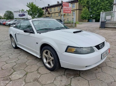 Ford Mustang IV-1
