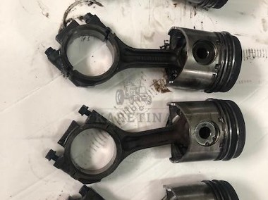 Korbowód R113612 - John Deere 4039-2