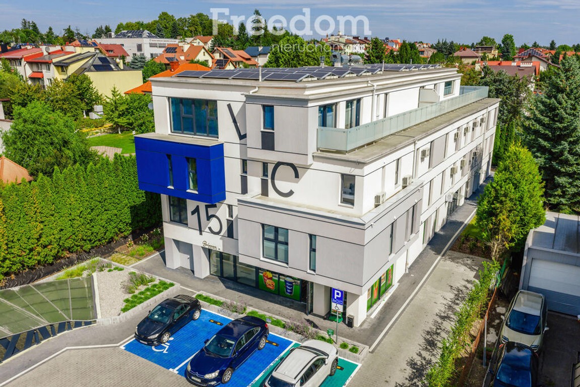 Lokal z dużą witryną, sklep Żabka - View 5