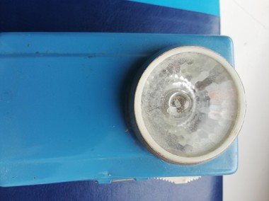 metalowa kultowa latarka na płaską baterię z czasów PRL-1