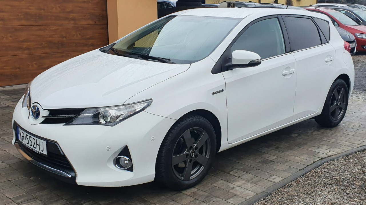 Toyota Auris II 1.8B Hybryda, Przebieg Tylko 130tyś, Oryginalny Lakier, Jak Nowy