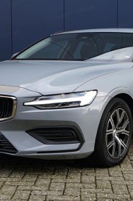 Volvo V60 II B4 Essential 2.0 B4 Essential (211KM) Czujniki parkowania przód/tył-2