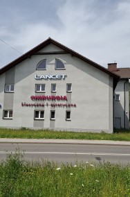 Piętrowy budynek kliniki z parkingiem, Niepodległości 38-2