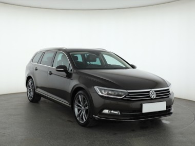 Volkswagen Passat B8 , Salon Polska, Automat, Skóra, Navi, Klimatronic, Tempomat,-1