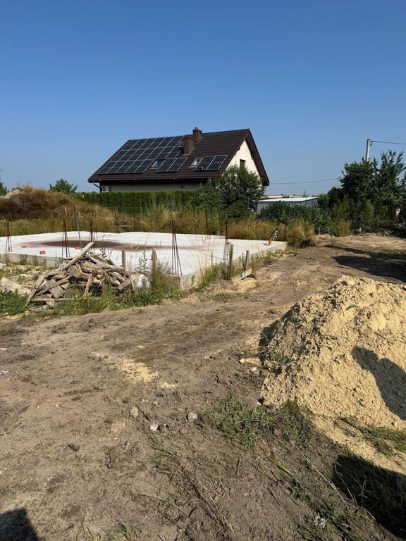 Atrakcyjna działka 913 m² z rozpoczętą budową, Zwycięstwaśląskie