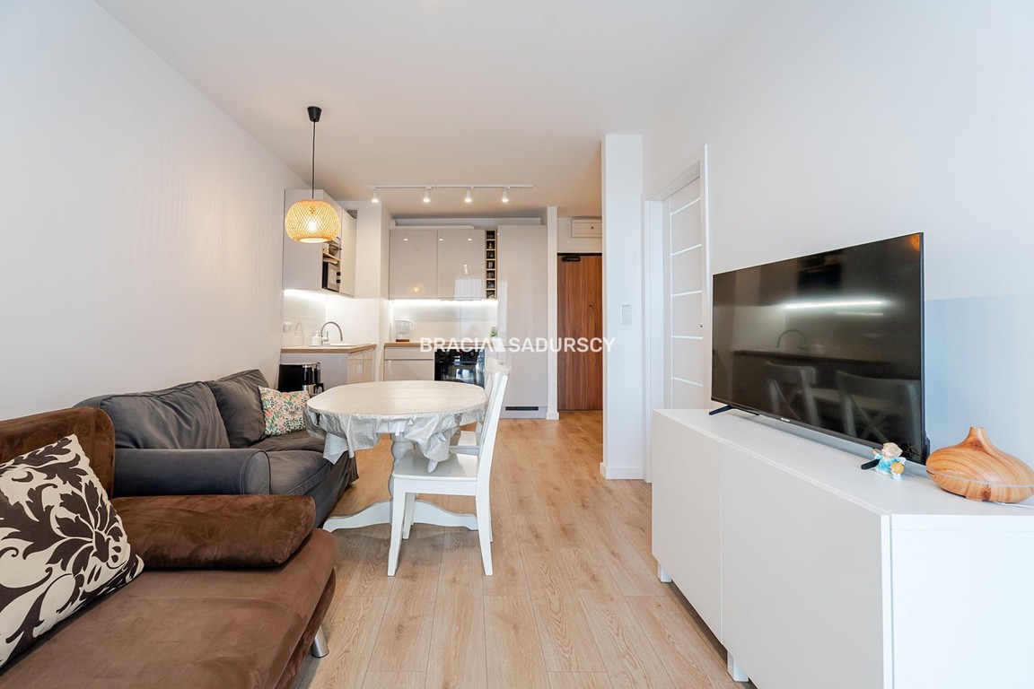 Super lokalizacja uczelnie 2 pokoje balkon tramwaj – pohled 2