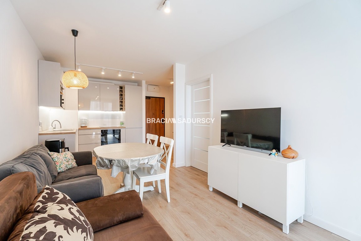 Super lokalizacja uczelnie 2 pokoje balkon tramwaj – pohled 4