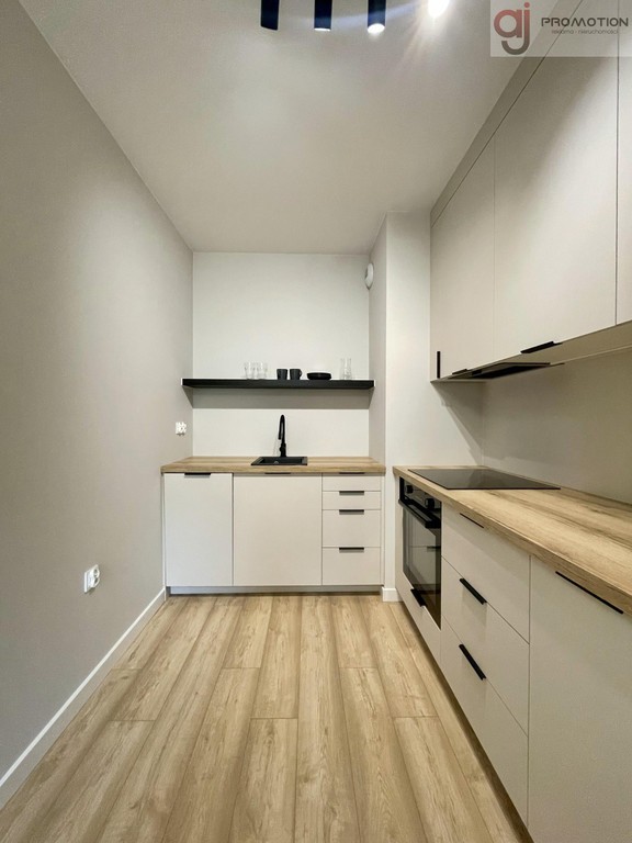 Apartament z wydzieloną sypialnią - ul. Milionowa - Widok 4